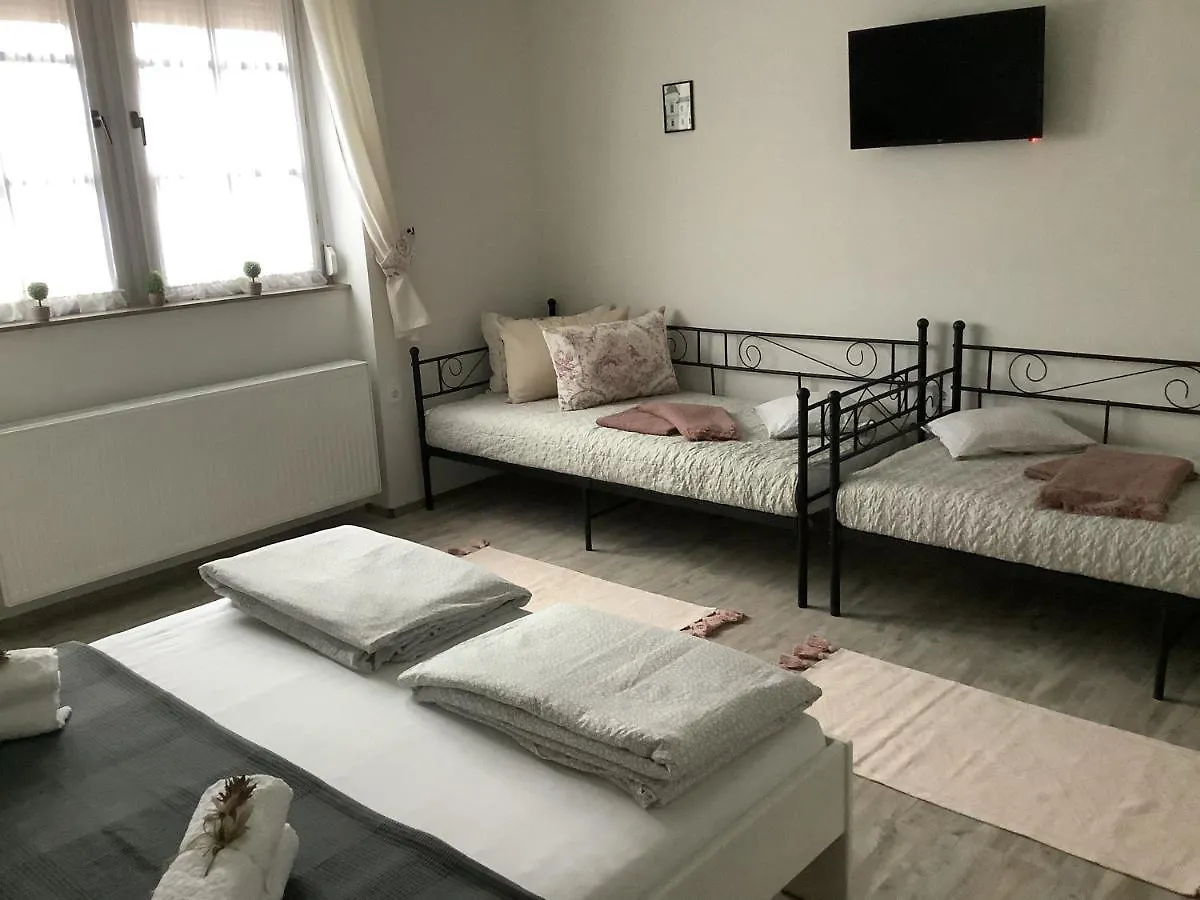 Ezuest Boroka Apartman Eger Apartment