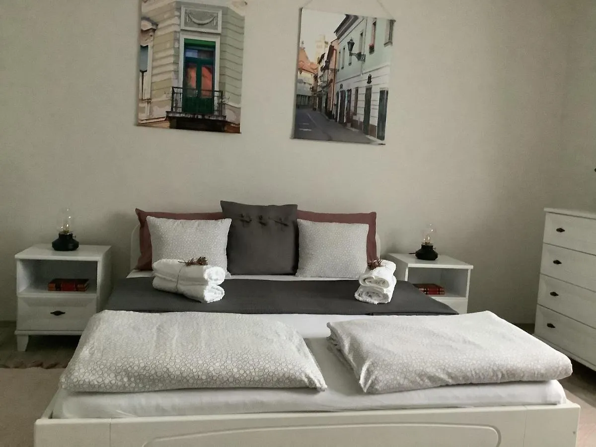Ezuest Boroka Apartman Eger Apartment