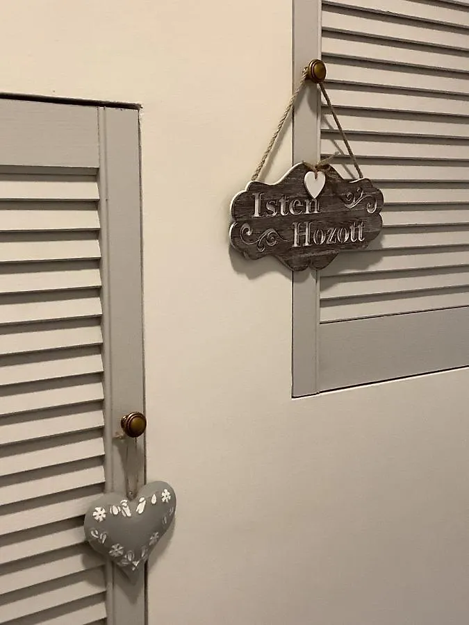 Ezuest Boroka Apartman Эгер