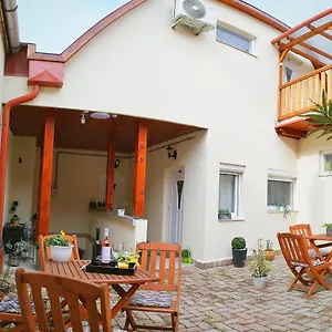 Apartament Varfal, Eger