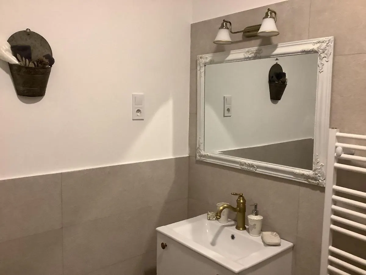 Ezuest Boroka Apartman Eger