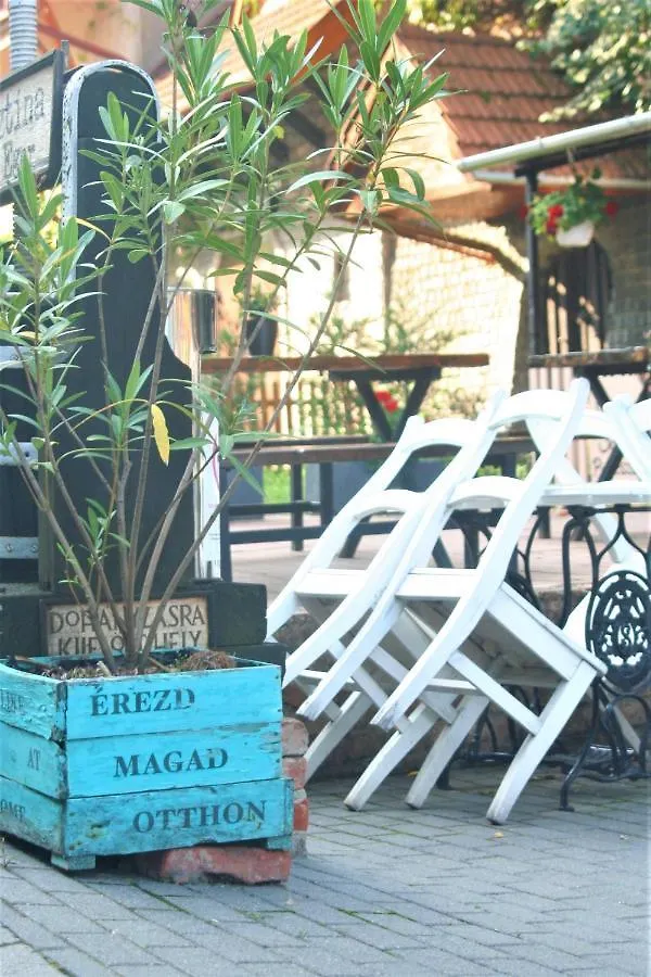 Ezuest Boroka Apartman Eger Apartment